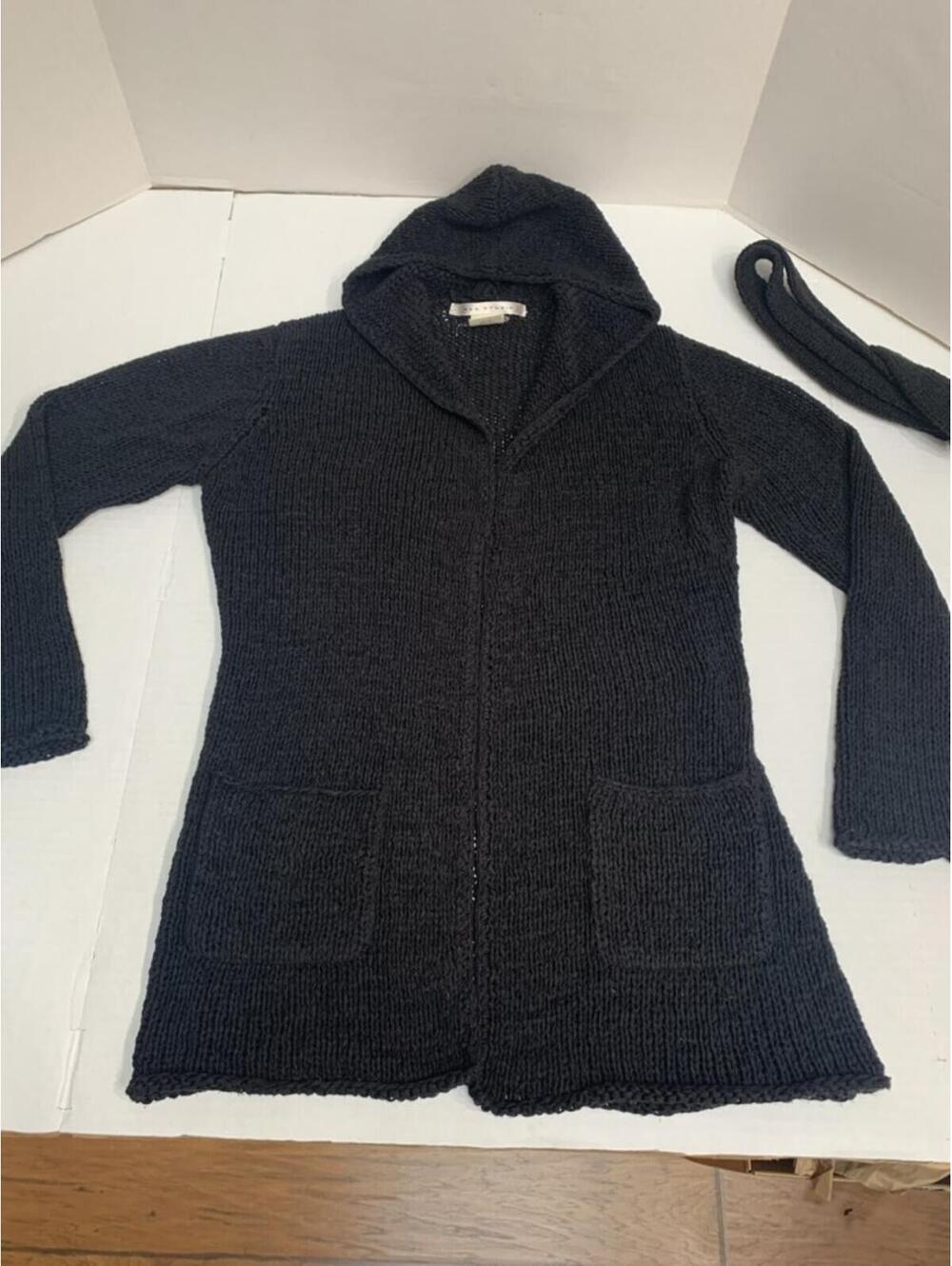 Max Studio Woman's Size Medium Black Mid Length Open Front Sweater